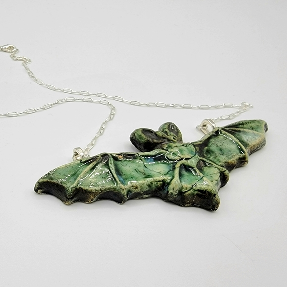 NEW large ceramic & silver BAT NECKLACE perfect goth witch HALLOWEEN gift 🎁 - Picture 5 of 7